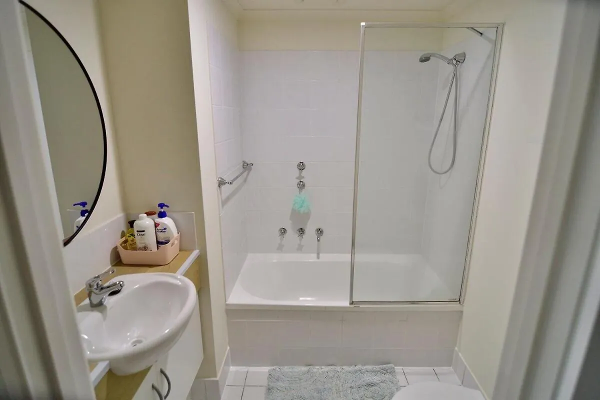 Holiday home 3-Bedroom Townhouse In Heart Of Adelaide With Parking