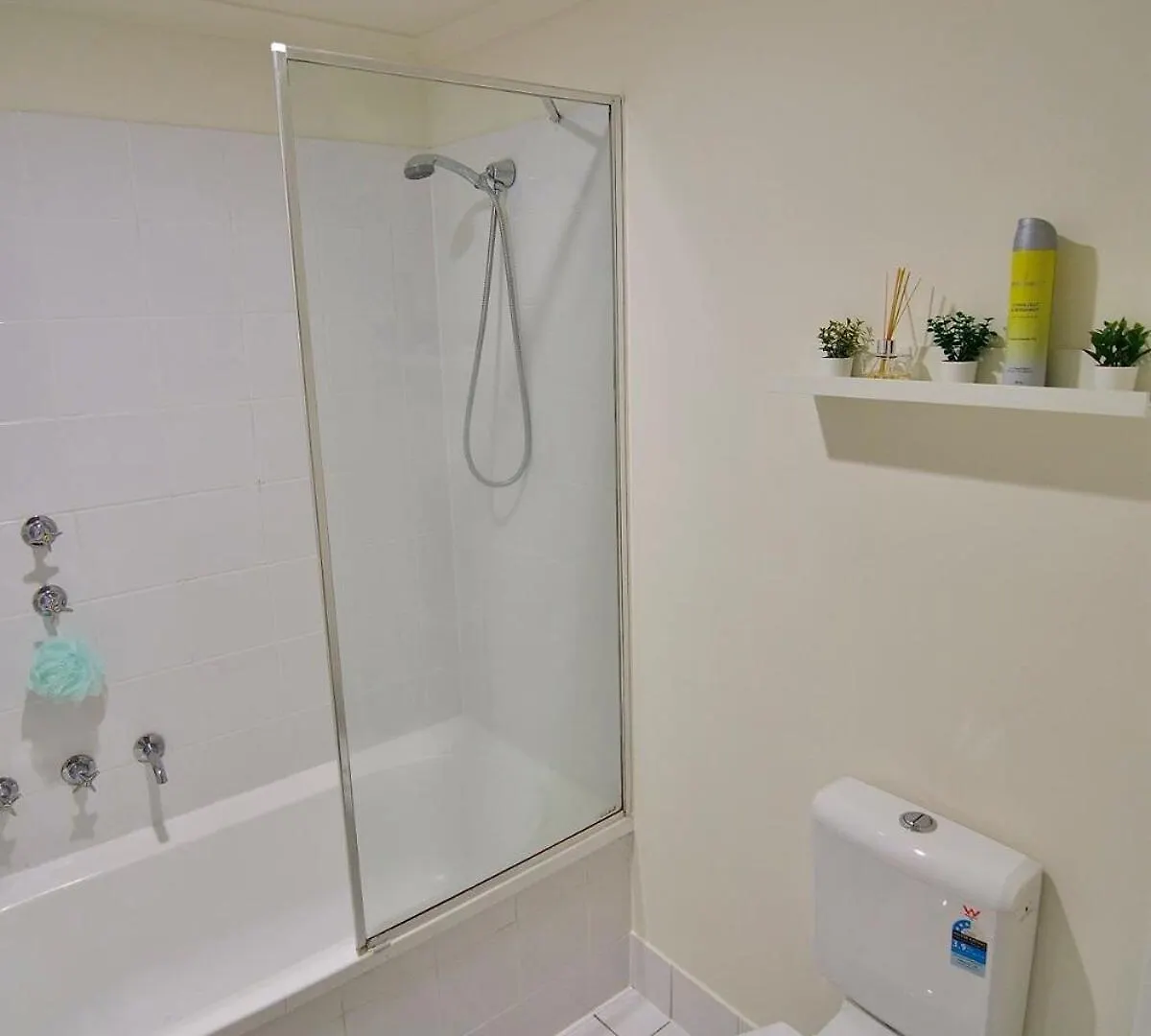 3-Bedroom Townhouse In Heart Of Adelaide With Parking