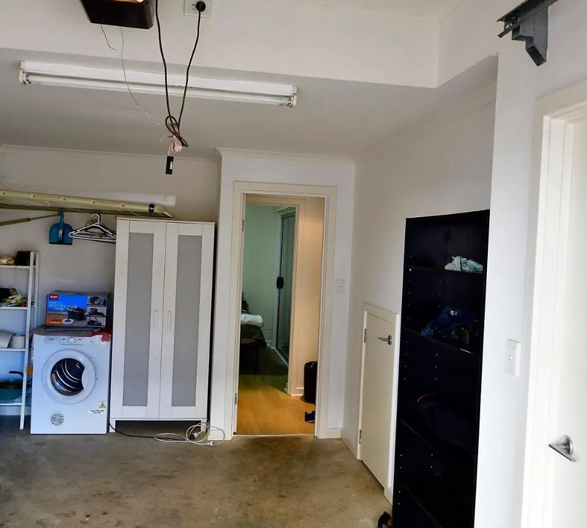 3-Bedroom Townhouse In Heart Of Adelaide With Parking Holiday home